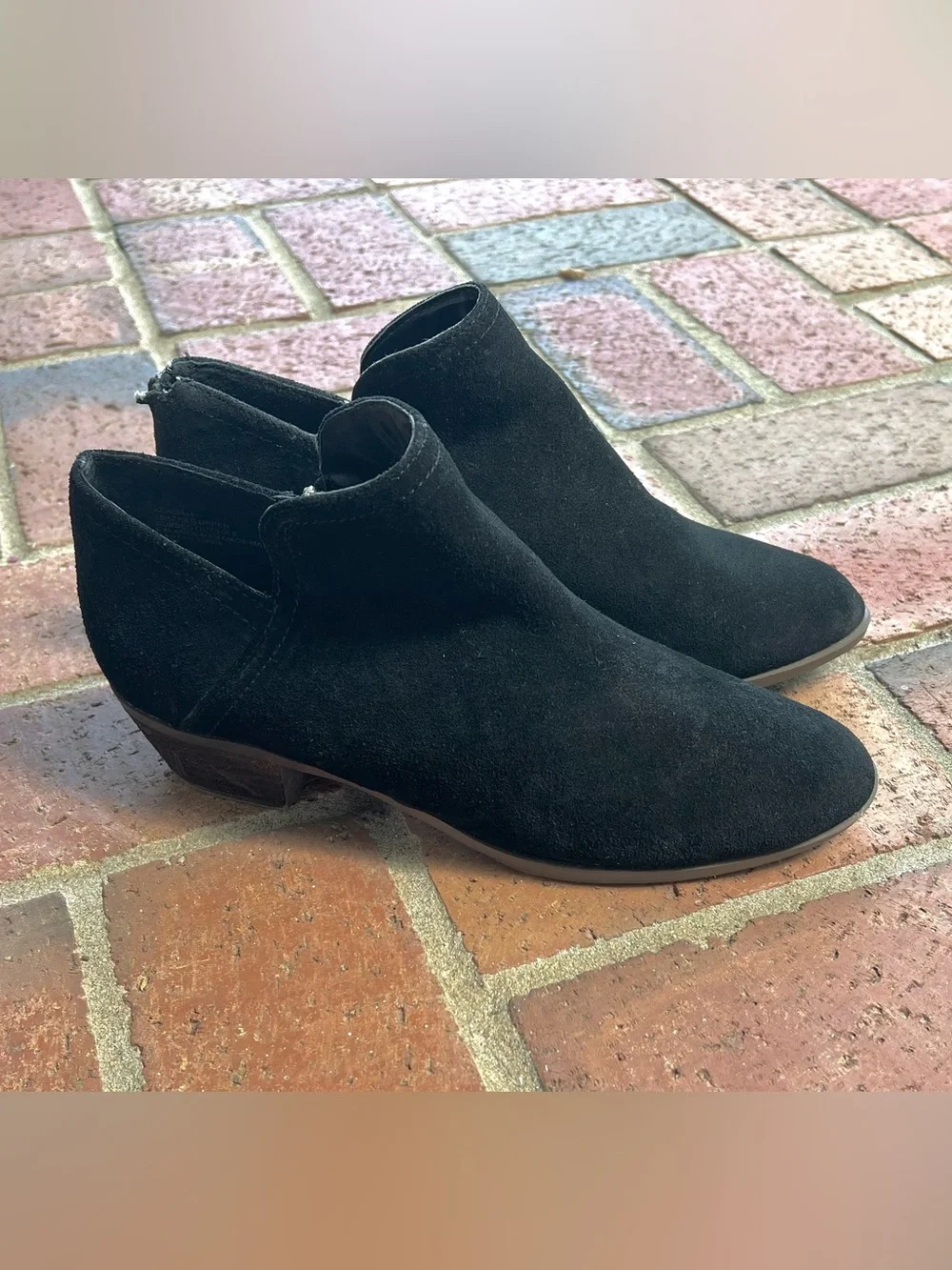 Crown & Ivy Black Suede Ankle Boots Booties Women’s 9W Side Zip Low Heel Flaw